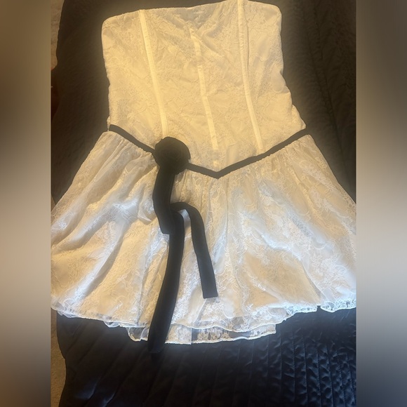 Buster Lace Mini Dress NWT - Picture 3 of 6